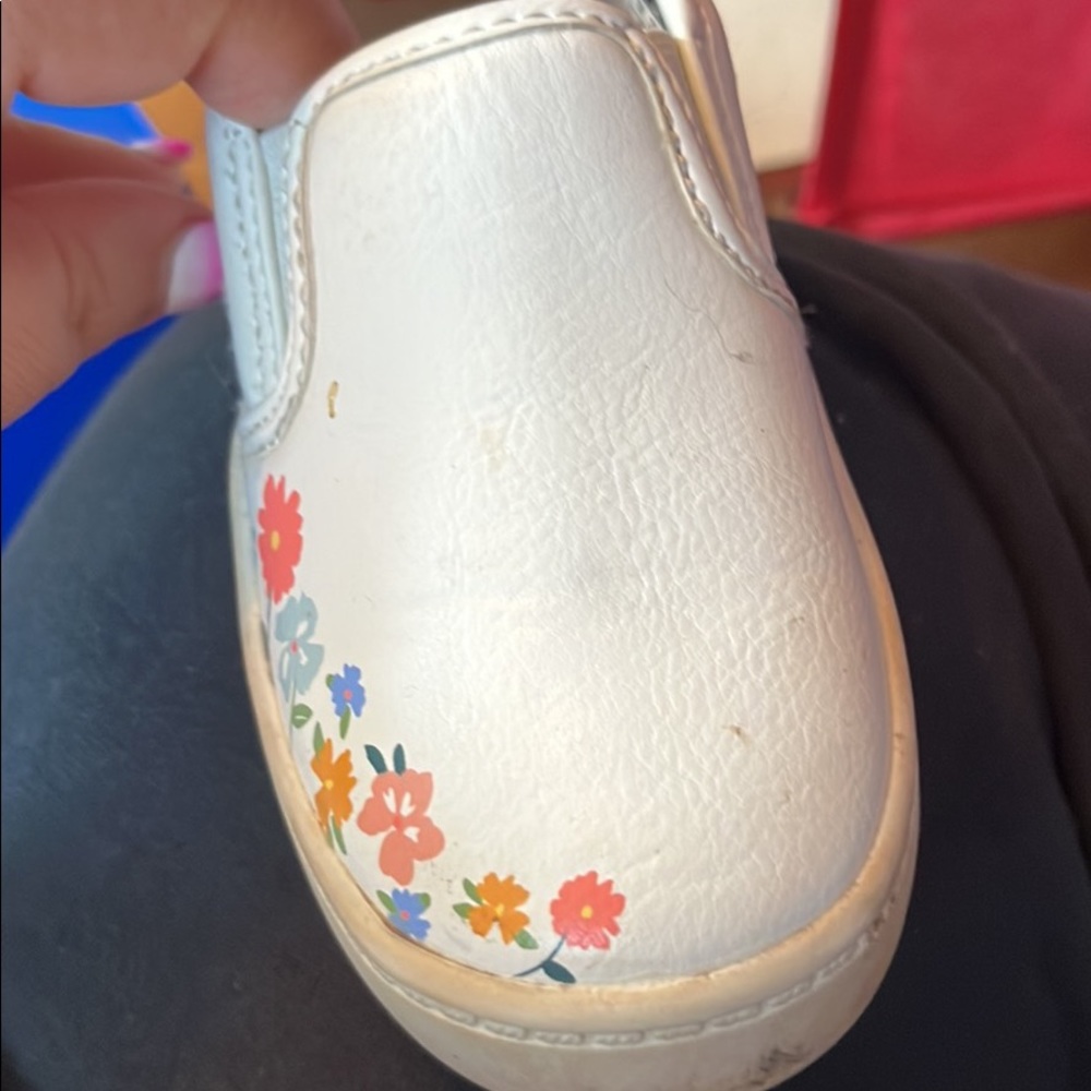 toddler girl size 7 shoes - white with some flowers- gently used a few times.